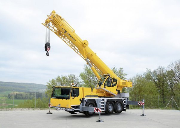 TELESCOPIC CRANE